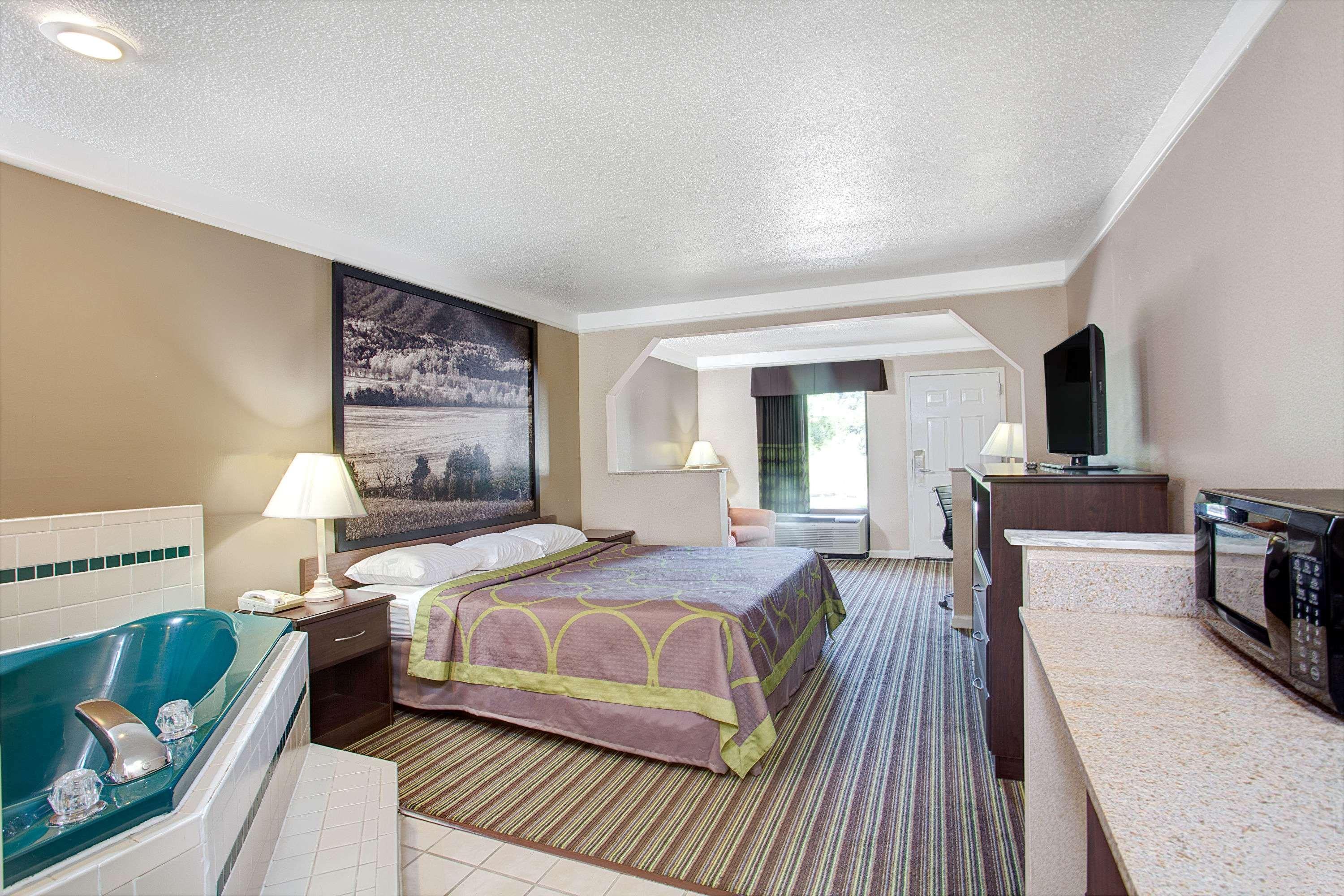 Super 8 By Wyndham Knoxville East Экстерьер фото